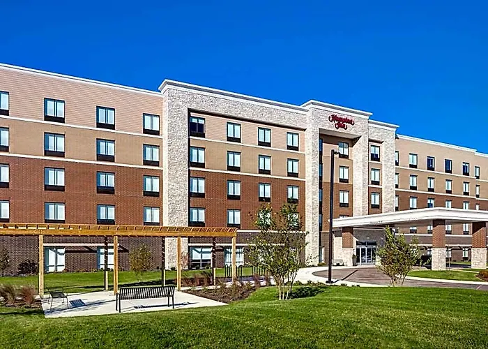 Hampton Chicago 2*